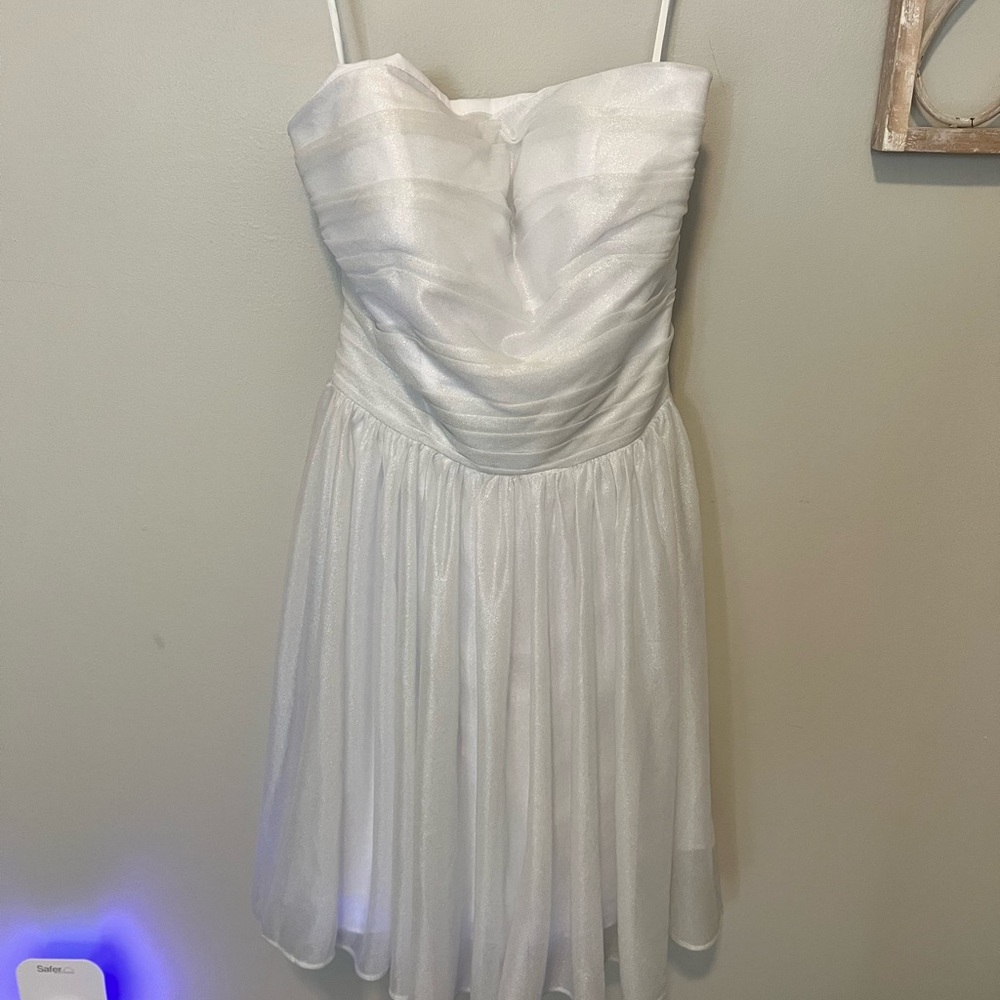 Elegant White Strapless Dress